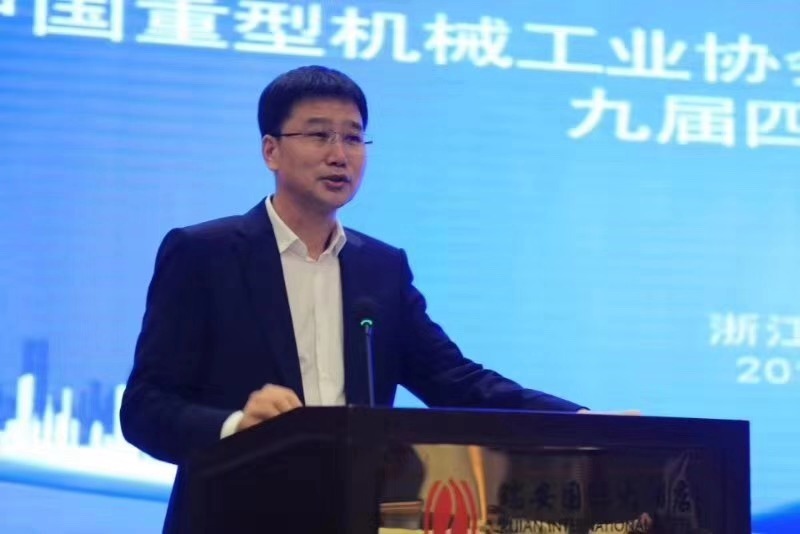 桥式起重机理事会各位专家代表一行来参观开云kaiyun